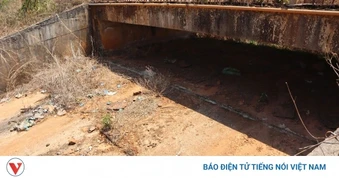 Hồ Đarana (Đồng Nai) xây xong 4 năm vẫn trơ đáy, dân đỏ mắt chờ nước tưới