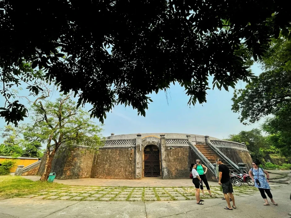 Hổ Quyền - đấu trường voi hổ và dấu ấn quyền lực triều Nguyễn
