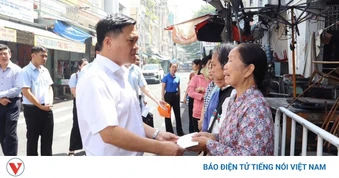 Hỗ trợ ban đầu cho 10 hộ tiểu thương thiệt hại trong vụ cháy ở Đồng Nai