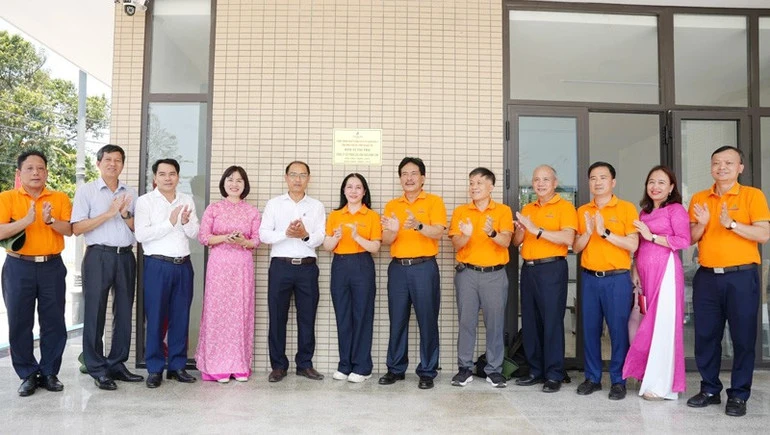 Hỗ trợ hơn 10 tỷ đồng cho y tế đặc khu Cồn Cỏ