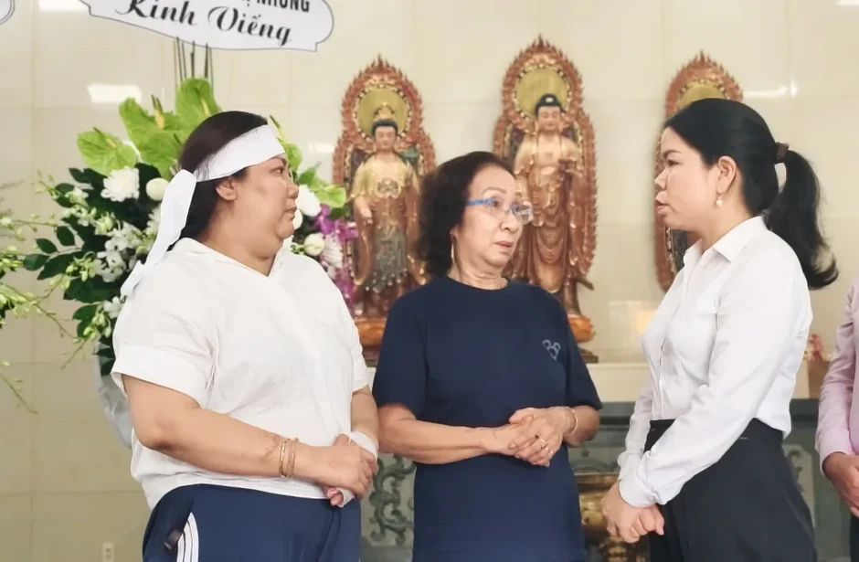Hỗ trợ nạn nhân trong vụ cháy ở phường Bình Lợi Trung, TPHCM Hỗ trợ nạn nhân trong vụ cháy ở phường Bình Lợi Trung, TPHCM