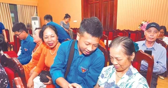 Hỗ trợ người cao tuổi nâng cao năng lực số
