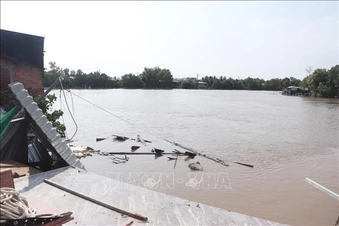 Hỗ trợ người dân bị sạt lở nghiêm trọng trên kênh xáng Bạc Liêu - Cà Mau