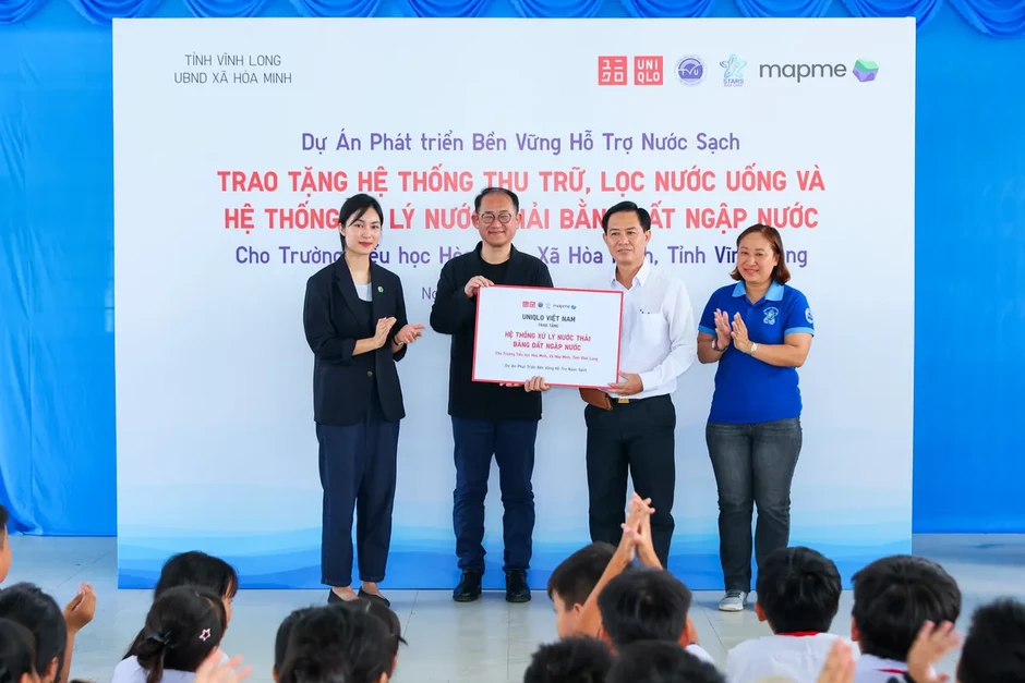 Hỗ trợ nước sạch cho người dân ở các xã đảo bị xâm nhập mặn tại Vĩnh Long Hỗ trợ nước sạch cho người dân ở các xã đảo bị xâm nhập mặn tại Vĩnh Long