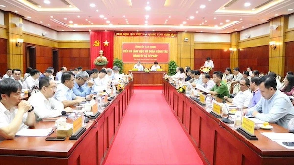 Hỗ trợ tháo gỡ "điểm nghẽn" công tác tư pháp tại Tây Ninh Hỗ trợ tháo gỡ "điểm nghẽn" công tác tư pháp tại Tây Ninh