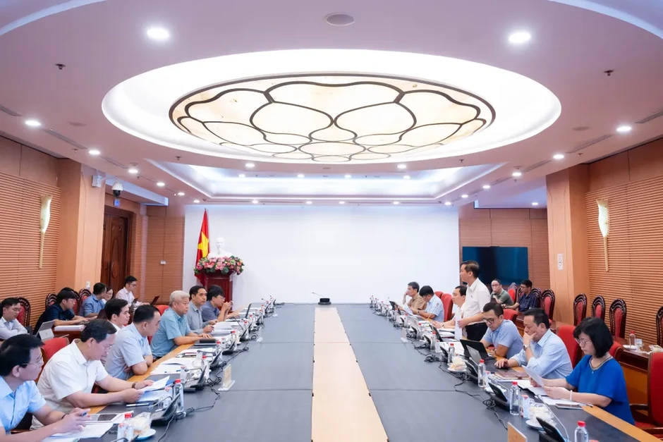 Hoàn thiện chính sách an sinh xã hội và an toàn lao động
