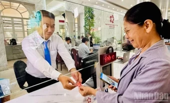 Hoàn thiện hệ thống thủ tục hành chính trực tuyến thông suốt, thân thiện