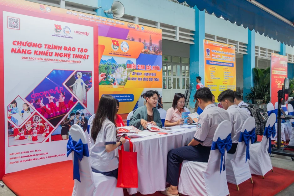 Học sinh chủ động tìm hiểu ngành học trước kỳ thi Học sinh chủ động tìm hiểu ngành học trước kỳ thi