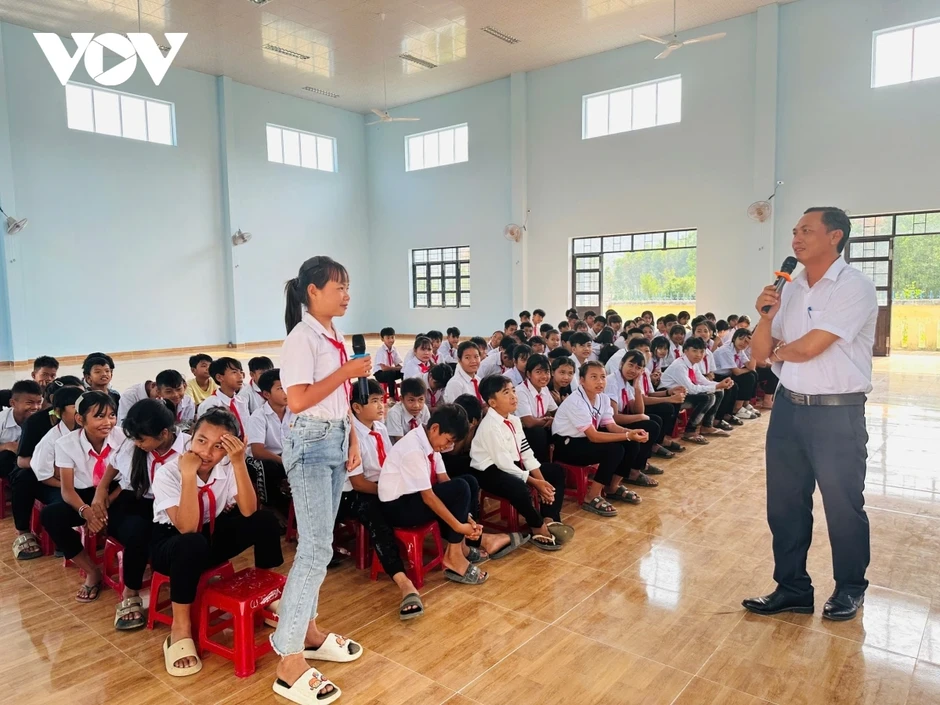 Học sinh vùng khó Đắk Lắk vui với sách trong Tuần lễ Văn hóa đọc Học sinh vùng khó Đắk Lắk vui với sách trong Tuần lễ Văn hóa đọc