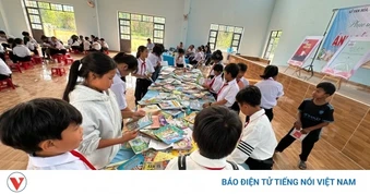 Học sinh vùng khó Đắk Lắk vui với sách trong Tuần lễ Văn hóa đọc