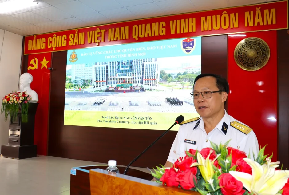 Học viện Hải quân tuyên truyền biển, đảo cho cán bộ Hội Phụ nữ tại Nha Trang Học viện Hải quân tuyên truyền biển, đảo cho cán bộ Hội Phụ nữ tại Nha Trang