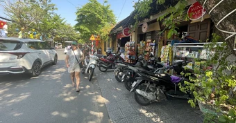 Hội An mời công an phường, các tổ dân phố, cộng đồng dân cư họp để bàn dẹp lấn chiếm vỉa hè