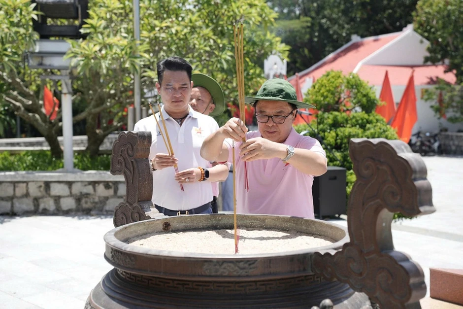 Hội Doanh nhân trẻ Việt Nam khởi động "Hành trình tri ân-Thắp sáng niềm tin" 2026 Hội Doanh nhân trẻ Việt Nam khởi động "Hành trình tri ân-Thắp sáng niềm tin" 2026