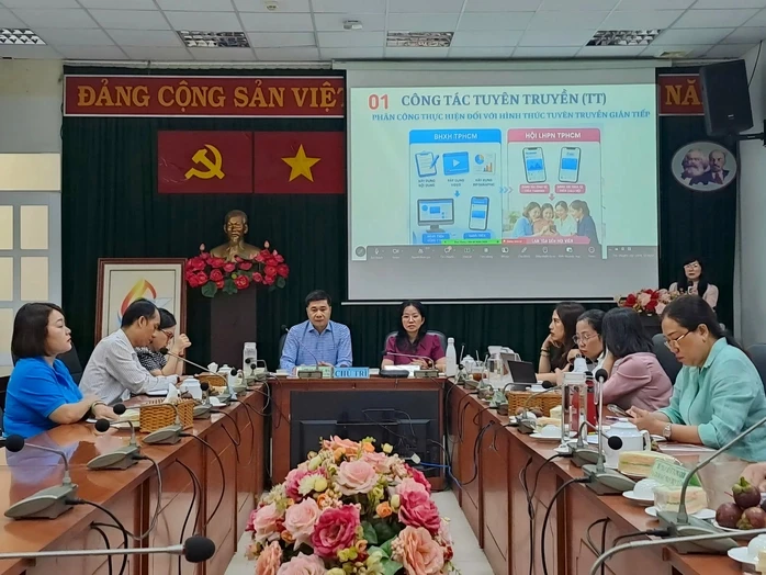 Hội LHPN TPHCM phối hợp BHXH TPHCM đưa chính sách an sinh đến gần người dân Hội LHPN TPHCM phối hợp BHXH TPHCM đưa chính sách an sinh đến gần người dân