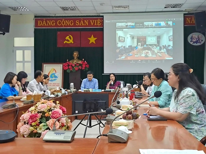 Hội LHPN TPHCM phối hợp BHXH TPHCM đưa chính sách an sinh đến gần người dân Hội LHPN TPHCM phối hợp BHXH TPHCM đưa chính sách an sinh đến gần người dân