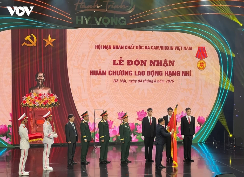 Hội Nạn nhân chất độc da cam đón nhận Huân chương lao động hạng Nhì Hội Nạn nhân chất độc da cam đón nhận Huân chương lao động hạng Nhì