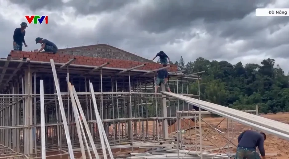 Hơn 100 cán bộ, chiến sĩ hỗ trợ xây dựng trường nội trú giữa núi rừng Tây Giang Hơn 100 cán bộ, chiến sĩ hỗ trợ xây dựng trường nội trú giữa núi rừng Tây Giang