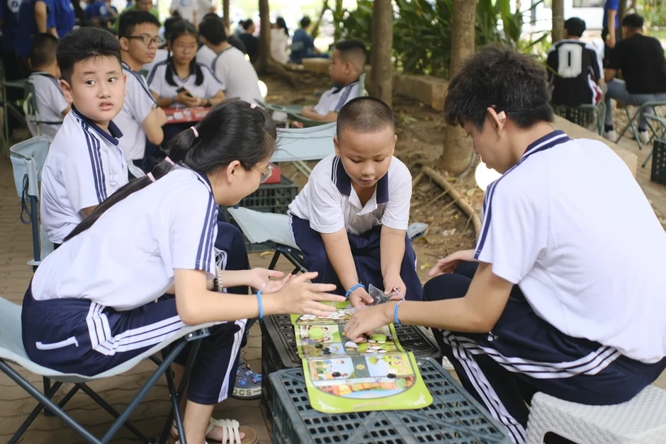 Hơn 100 thanh thiếu niên khuyết tật trải nghiệm City Tour, học nghề thủ công Hơn 100 thanh thiếu niên khuyết tật trải nghiệm City Tour, học nghề thủ công
