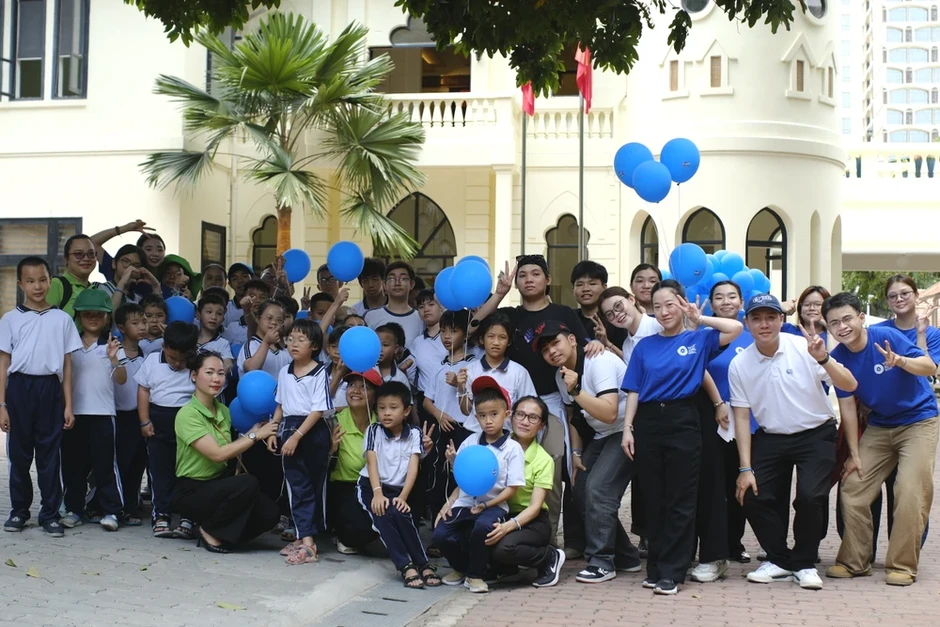 Hơn 100 thanh thiếu niên khuyết tật trải nghiệm City Tour, học nghề thủ công Hơn 100 thanh thiếu niên khuyết tật trải nghiệm City Tour, học nghề thủ công