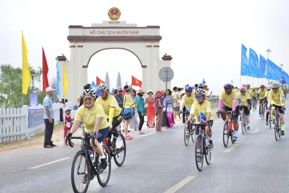 Hơn 1.000 người tham gia Ngày hội đạp xe vì hòa bình tại Quảng Trị Hơn 1.000 người tham gia Ngày hội đạp xe vì hòa bình tại Quảng Trị