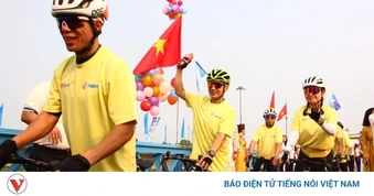Hơn 1.000 người tham gia Ngày hội đạp xe vì hòa bình tại Quảng Trị