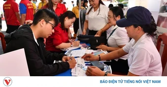 Hơn 1.000 người tham gia ngày hội việc làm ở khu đông TP.HCM