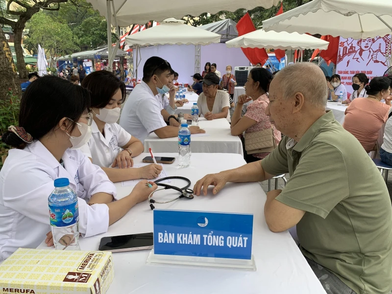 Hơn 10.000 người sẽ được khám miễn phí nhân Ngày Sức khỏe toàn dân 7/4 Hơn 10.000 người sẽ được khám miễn phí nhân Ngày Sức khỏe toàn dân 7/4