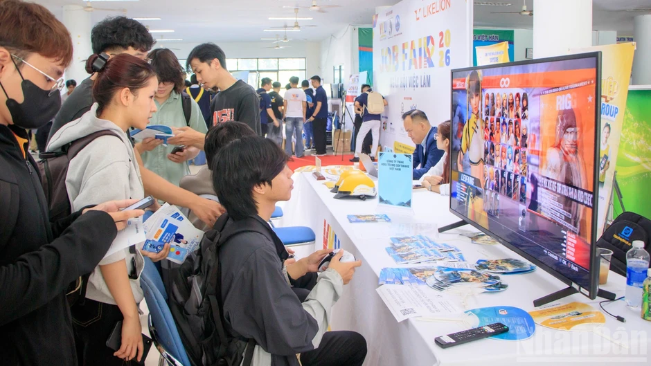 Hơn 10.400 cơ hội việc làm tại VKU Job Fair 2026