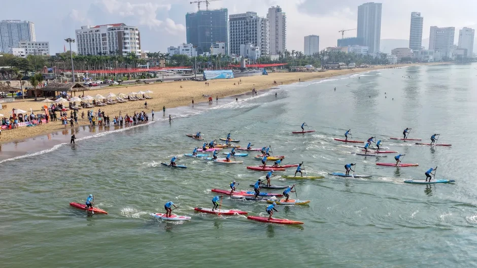 Hơn 120 vận động viên tranh tài tại hội đua thuyền SUP ở biển Quy Nhơn Hơn 120 vận động viên tranh tài tại hội đua thuyền SUP ở biển Quy Nhơn