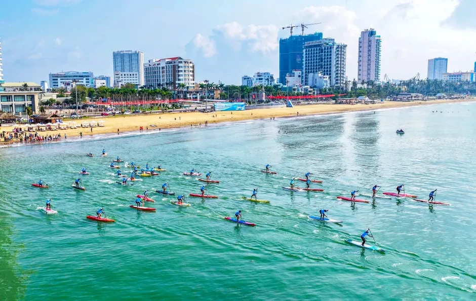 Hơn 120 vận động viên tranh tài tại hội đua thuyền SUP ở biển Quy Nhơn Hơn 120 vận động viên tranh tài tại hội đua thuyền SUP ở biển Quy Nhơn