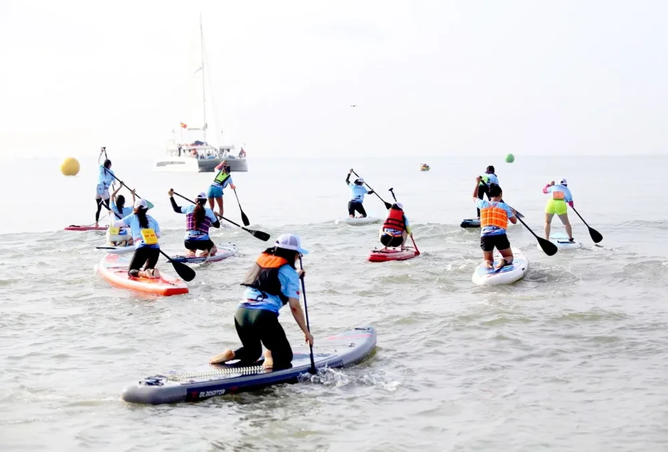 Hơn 120 vận động viên tranh tài tại hội đua thuyền SUP ở biển Quy Nhơn Hơn 120 vận động viên tranh tài tại hội đua thuyền SUP ở biển Quy Nhơn