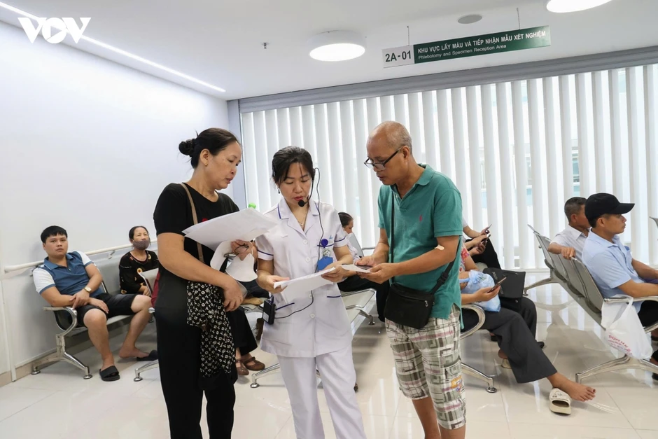 Hơn 1.800 lượt khám yêu cầu ngày đầu Bệnh viện Bạch Mai cơ sở Ninh Bình hoạt động