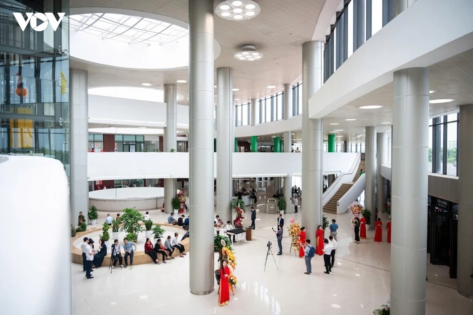 Hơn 1.800 lượt khám yêu cầu ngày đầu Bệnh viện Bạch Mai cơ sở Ninh Bình hoạt động