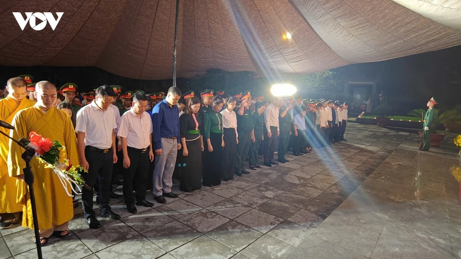 Hơn 200 thanh niên tri ân Anh hùng liệt sĩ tại Nghĩa trang Liệt sĩ Nhà tù Sơn La