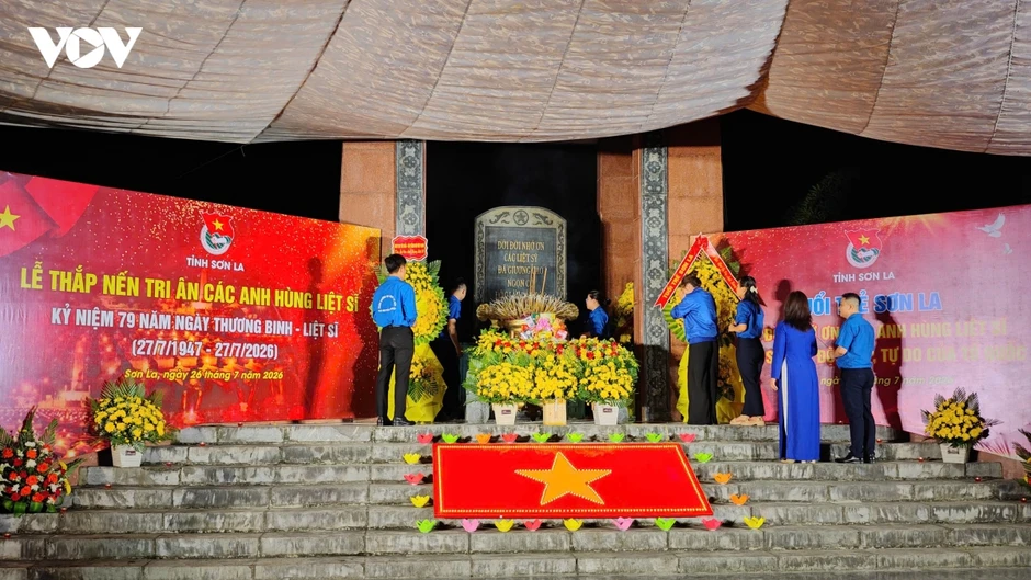 Hơn 200 thanh niên tri ân Anh hùng liệt sĩ tại Nghĩa trang Liệt sĩ Nhà tù Sơn La