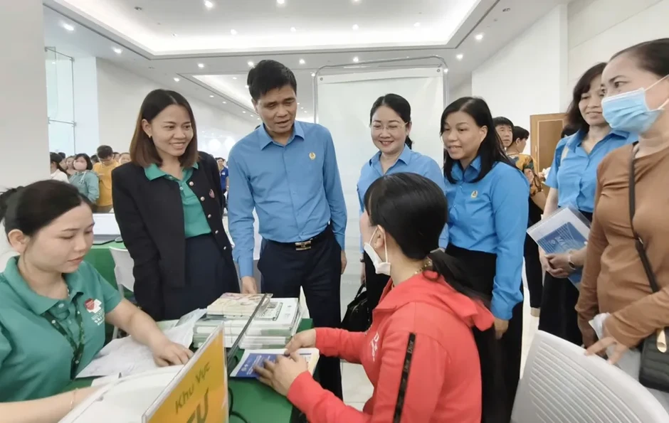 Hơn 2.000 công nhân được khám sức khỏe miễn phí Hơn 2.000 công nhân được khám sức khỏe miễn phí
