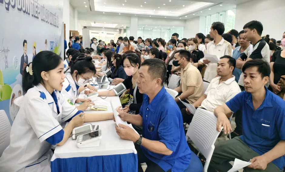 Hơn 2.000 công nhân được khám sức khỏe miễn phí Hơn 2.000 công nhân được khám sức khỏe miễn phí