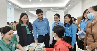 Hơn 2.000 công nhân được khám sức khỏe miễn phí