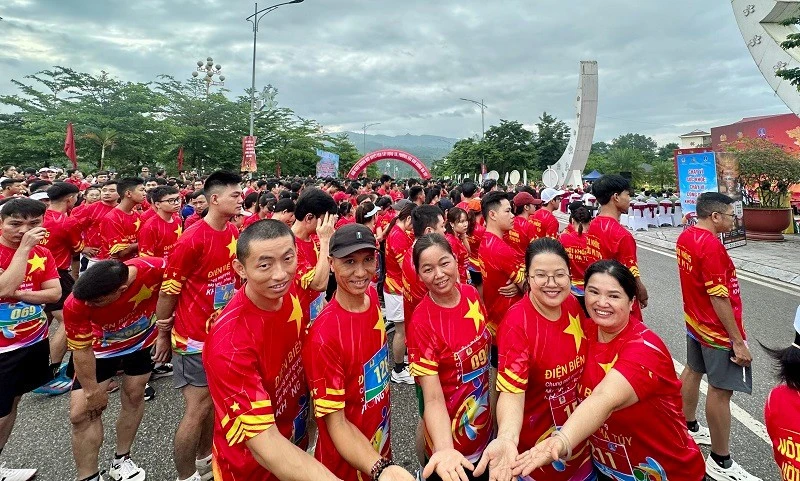Hơn 2.000 người tham gia Giải chạy “Chung một quyết tâm xây dựng xã, phường, đặc khu không ma túy” tại Điện Biên Hơn 2.000 người tham gia Giải chạy “Chung một quyết tâm xây dựng xã, phường, đặc khu không ma túy” tại Điện Biên