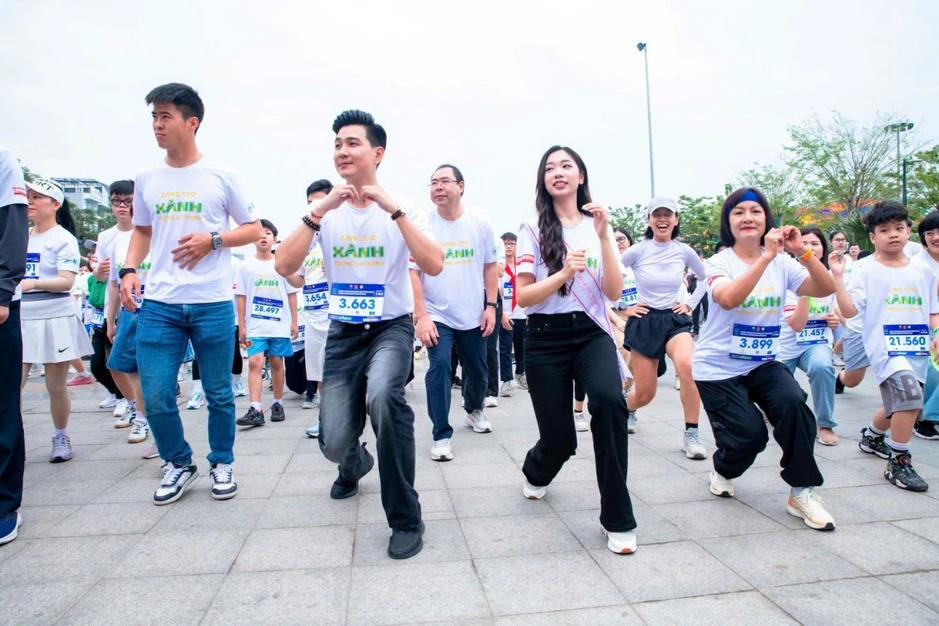 Hơn 2.000 người tham gia giải chạy hưởng ứng sử dụng năng lượng tiết kiệm, hiệu quả Hơn 2.000 người tham gia giải chạy hưởng ứng sử dụng năng lượng tiết kiệm, hiệu quả