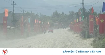 Hơn 3 năm thi công, Quốc lộ 14E ngổn ngang, dân sống trong bụi và bất an