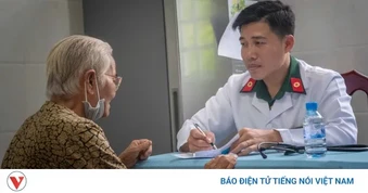 Hơn 300 người dân An Giang được khám bệnh, nhận quà hỗ trợ