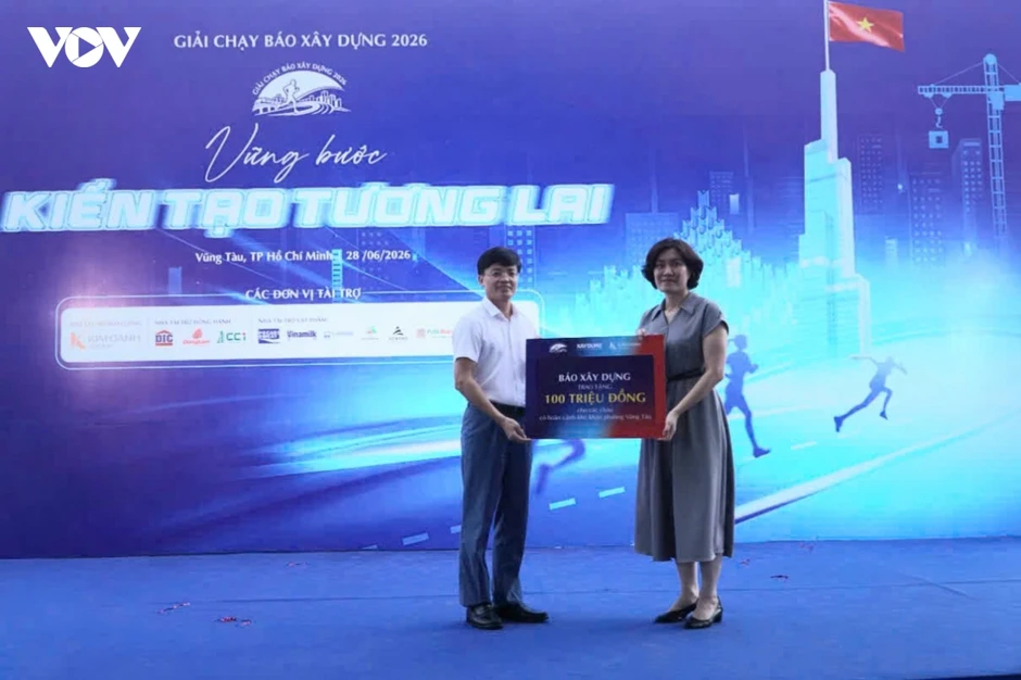 Hơn 4.000 người tham gia giải chạy chào mừng 50 năm TP.HCM mang tên Bác Hơn 4.000 người tham gia giải chạy chào mừng 50 năm TP.HCM mang tên Bác