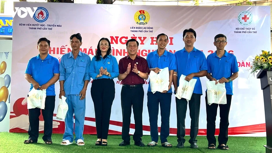 Hơn 500 đoàn viên, người lao động Cần Thơ hiến máu vì cộng đồng