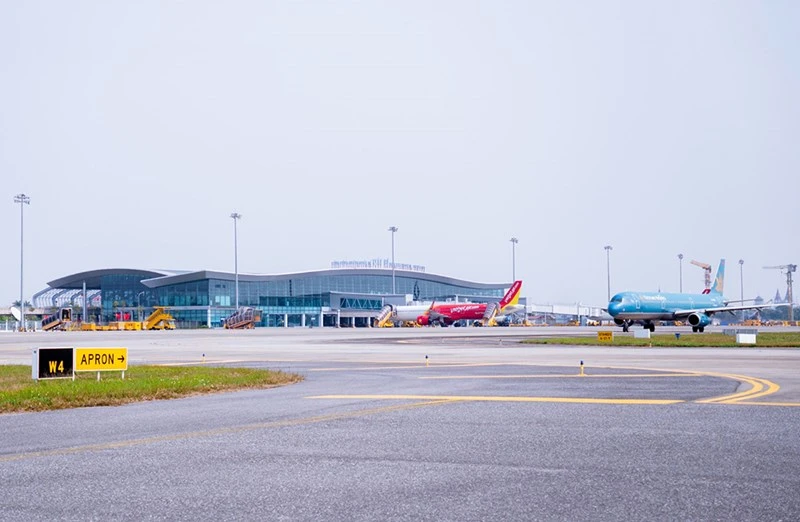 Họp khẩn đưa giải pháp ngăn chặn thiết bị không người lái bay trái phép gần sân bay Họp khẩn đưa giải pháp ngăn chặn thiết bị không người lái bay trái phép gần sân bay