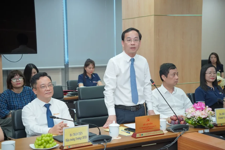 Hợp tác chuẩn hóa nguồn nhân lực truyền thông số và nghiệp vụ livestream