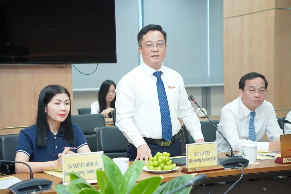 Hợp tác chuẩn hóa nguồn nhân lực truyền thông số và nghiệp vụ livestream