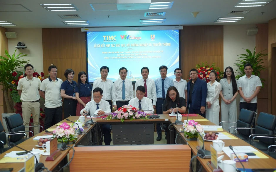 Hợp tác chuẩn hóa nguồn nhân lực truyền thông số và nghiệp vụ livestream