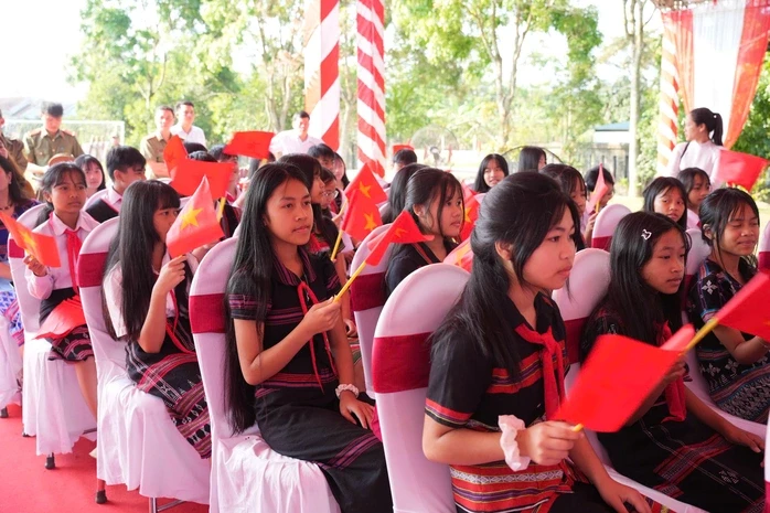 Huế khởi công 3 trường phổ thông nội trú liên cấp với tổng vốn gần 700 tỉ đồng Huế khởi công 3 trường phổ thông nội trú liên cấp với tổng vốn gần 700 tỉ đồng