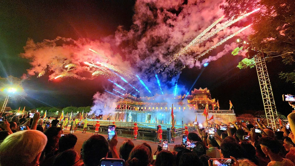 Huế mùa festival: Bản hòa ca của di sản và sắc màu đương đại Huế mùa festival: Bản hòa ca của di sản và sắc màu đương đại